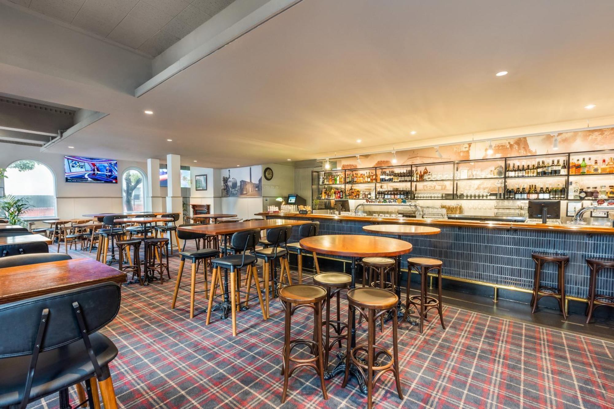College Lawn Hotel Melbourne Bagian luar foto