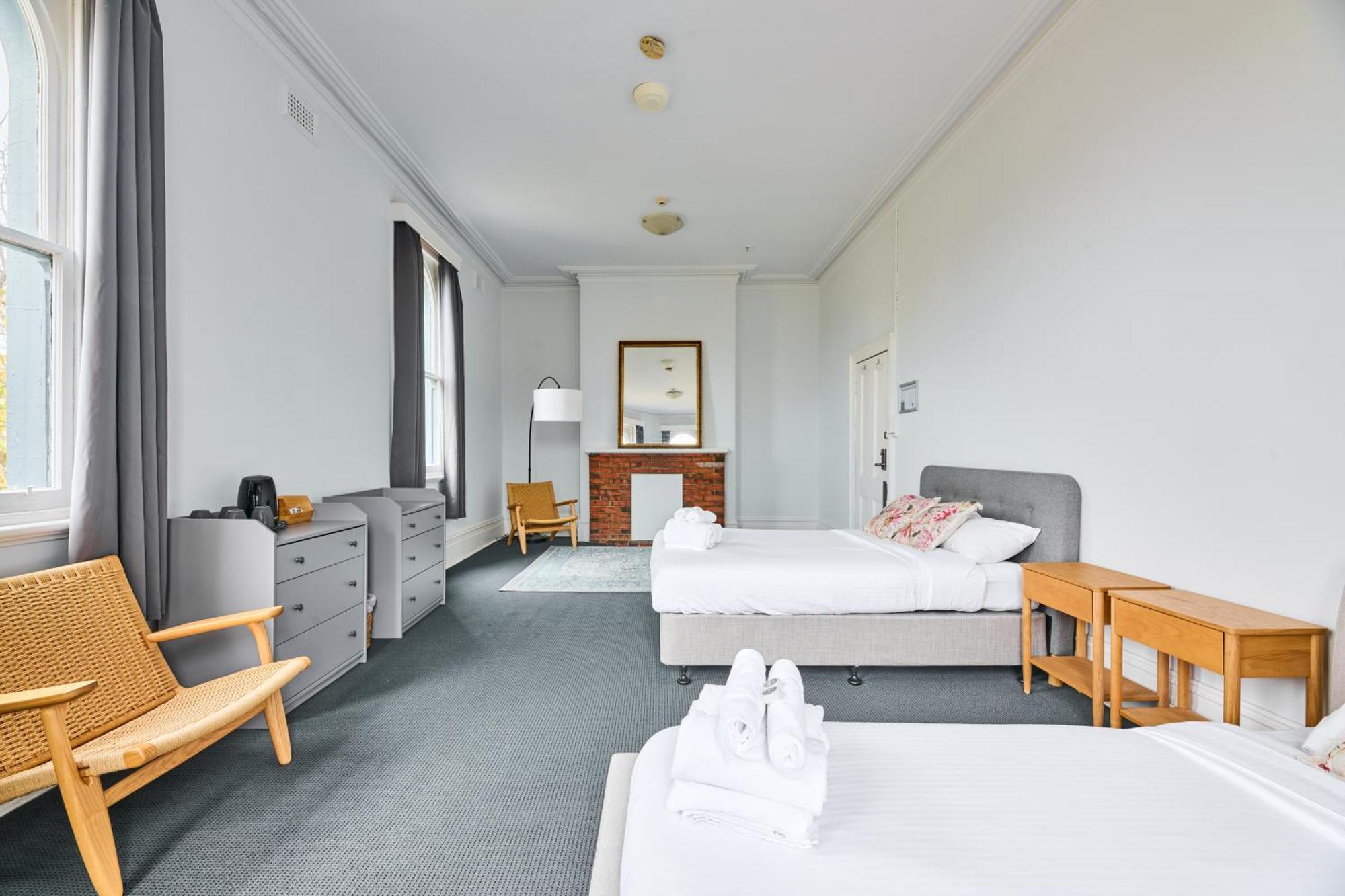 College Lawn Hotel Melbourne Bagian luar foto
