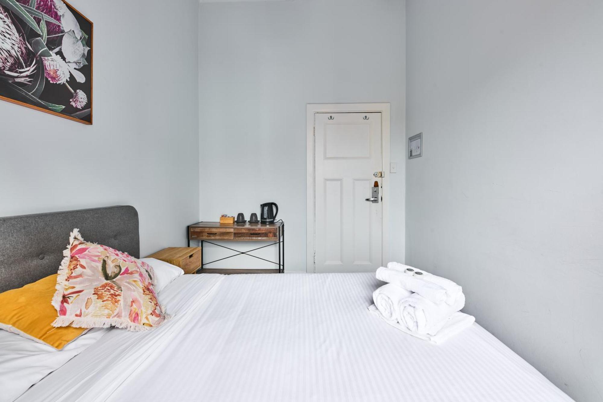 College Lawn Hotel Melbourne Bagian luar foto